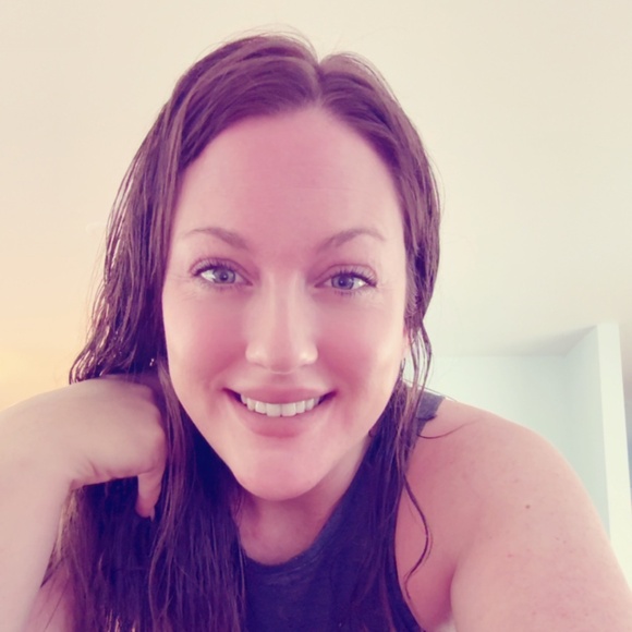 Meet your Posher, Courtney - Picture 1 of 1